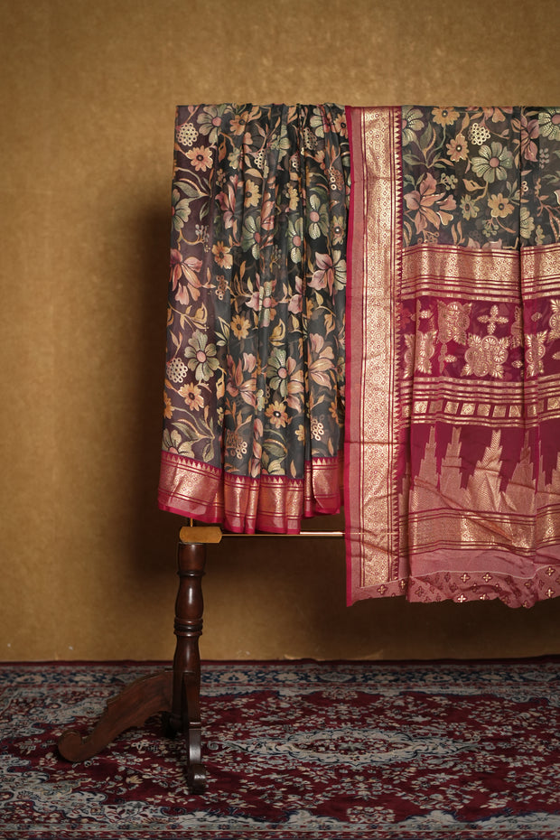 <h3>Silk Sarees</h3>