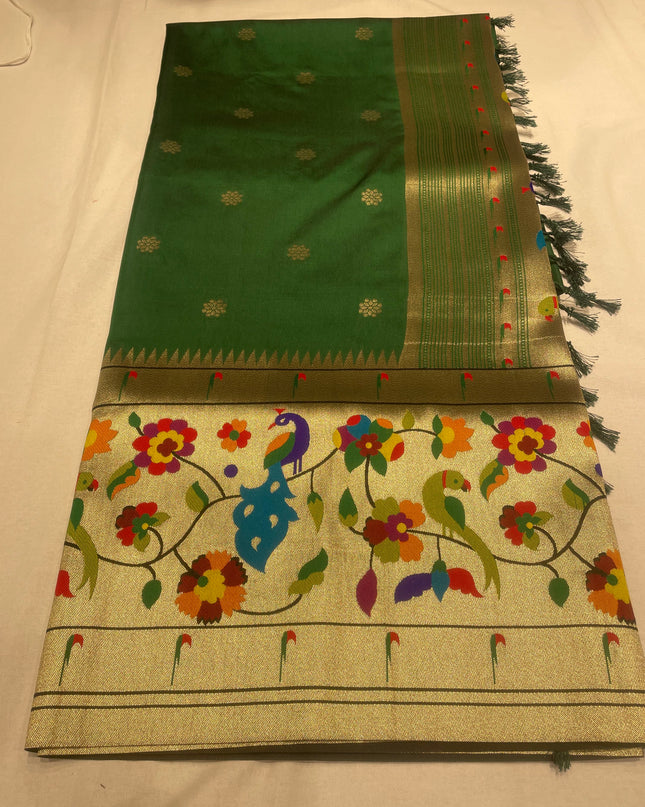 Banaras checks Paithani