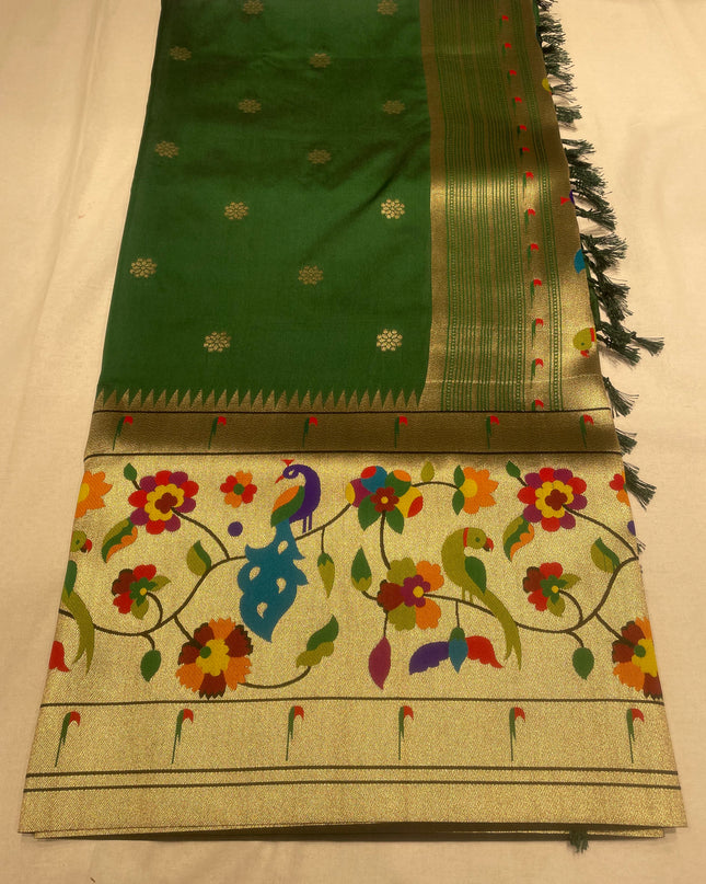 Banaras checks Paithani