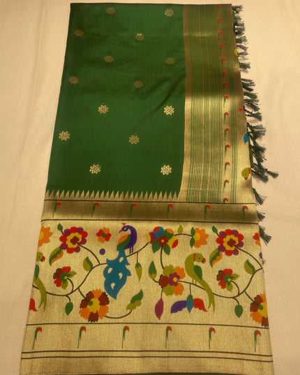 Banaras checks Paithani